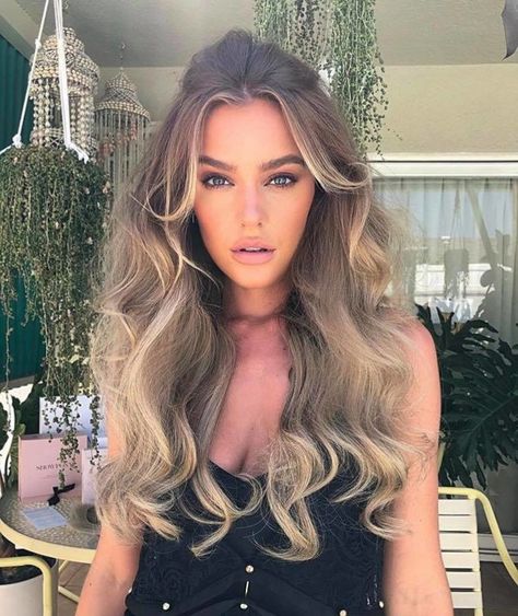 Bombshell Hair, Fall Hairstyles, 90s Inspired, Signature Look, Wedding Hair And Makeup, Long Hair Cuts, Big Hair, Hair A, Fall Hair