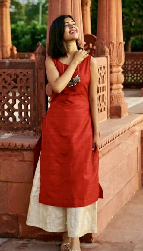 Simple Kurtha Suruwal, Satin Dresses Indian Kurti, Sleeveless Kurti Styling, Plan Kurta Design For Women, Office Fits Women Indian, Daily Indian Outfits, Bday Outfit Ideas For Women, Ethinic Wear Indian Women Kurtis, Sleevless Kurti Outfit