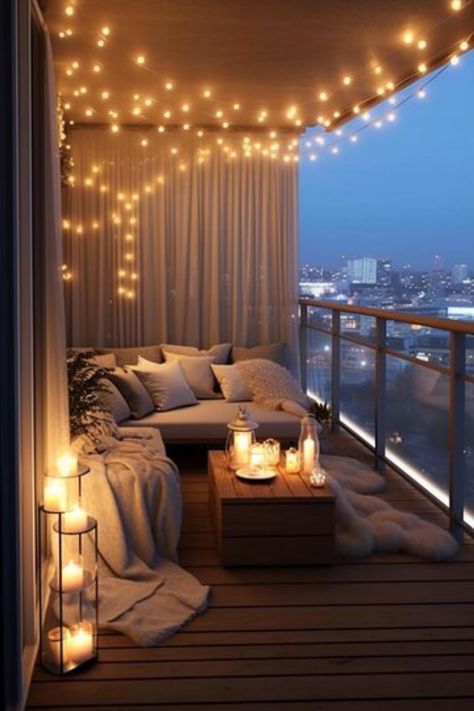 Cozy Outdoor Balcony Ideas, Luxury Small Balcony Design, Small Balcony Aesthetic, Balkon Aesthetic, Privacy On Balcony, Balkon Ideas, Balcony Bed, Luxurious Balcony, Big Balcony Ideas