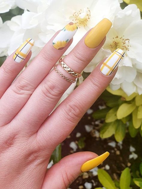 Yellow Nail Art, Sunflower Nails, Spring Acrylic Nails, Plaid Nails, Cute Spring Nails, Nails Spring, Spring Nail Art, Cat Kuku, Yellow Nails