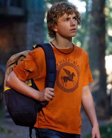 luwa on X Percy Jackson Serie, Blood Shirt, Gena Rowlands, Luke Castellan, Toby Stephens, Sea Of Monsters, Jackson Walker, Dibujos Percy Jackson, The Olympians