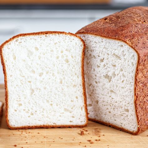 Gluten Free Sandwich Bread Recipe Easy Sandwich Bread, Gluten Free Sandwich Bread Recipe, Gluten Free Sandwich, Gluten Free Bread Flour, Gluten Free Bread Recipe, Gluten Bread, Gf Treats, Homemade Gluten Free Bread, Gluten Free Sandwich Bread