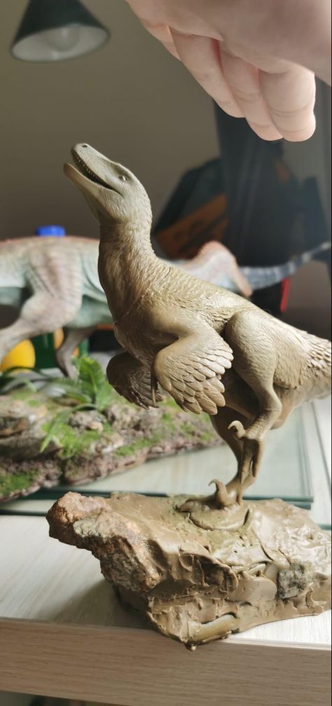 Clay Art Dinosaur, Dinosaur Clay Art, Dinosaur Clay Sculpture, Clay Dino, Polymer Clay Dinosaur, Clay Dinosaur, Dinosaur Sculpture, Feathered Dinosaurs, Dinosaur Sketch