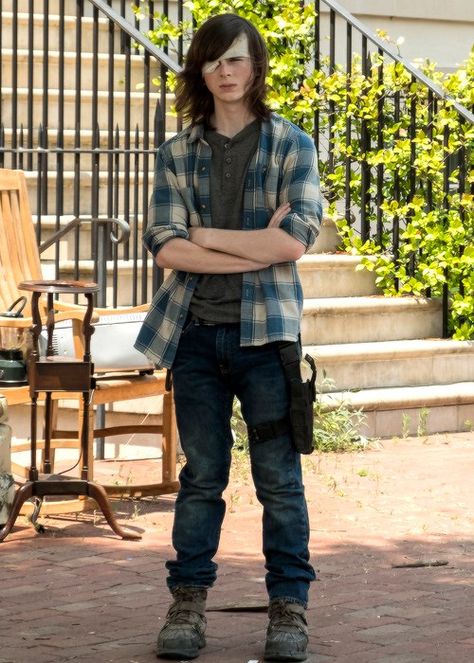 Carl Grimes Carl Walking Dead, Carl Grimes Season 7, Carl And Enid, Carl The Walking Dead, Rick And Carl, Walking Dead Memes, Chandler Riggs, 17 Kpop, Fear The Walking