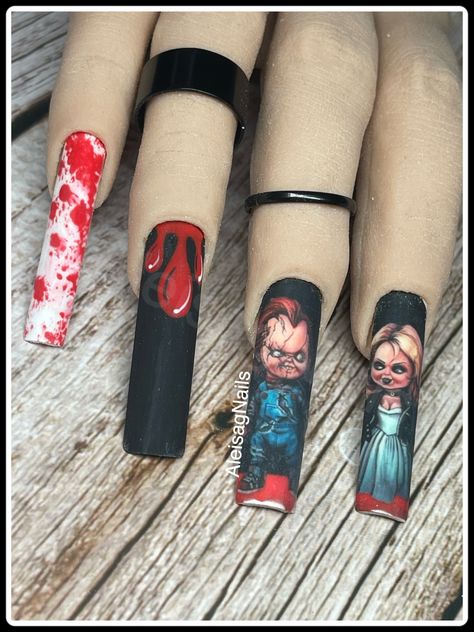 Chucky And Tiffany Nails, Chucky Nails, Cool Easy Nails, Black Sparkle Nails, Chucky And Tiffany, Tiffany Nails, Horror Nails, Nails Sparkle, October Nails