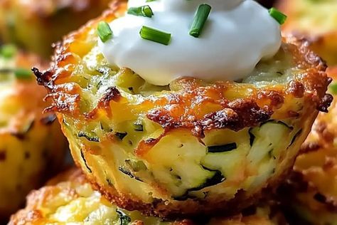 Parmesan Zucchini Potato Muffins Recipe Vegan Savory Appetizers, Vegetable Muffins Healthy, Peru Recipes, Potato Muffins Recipe, Vegetable Muffins, Vegetable Meals, Cheesecake Strawberry, Energy Food, Potato Muffins