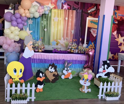 Looney Tunes Party Ideas, Looney Tunes Party, Diaper Gifts, Sunshine Baby Showers, Baby Looney Tunes, Baby Shawer, Twins Baby Shower, Barbie Birthday, Disney Party