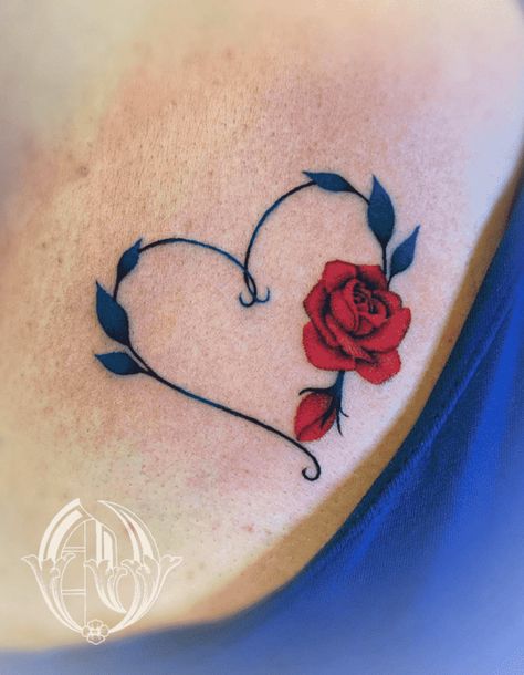 Rose And Heart Tattoo Ideas, Rose Leaves Tattoo, Tattoo Ideas Heart, Rose Heart Tattoo, Heart Tattoo Ideas, Heart Tattoos With Names, Heart Tattoo Design, Tattoos Lion, Love Heart Tattoo