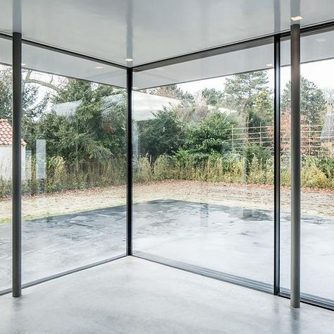 The Groenland private home is fitted with Omicron sliding glass from Orama Minimal Frames to create an open corner. Minimal Windows, Sliding Window, Corner Window, Window Types, Floor To Ceiling, Glass Roof, Windows Exterior, Sliding Windows, Double Glazing