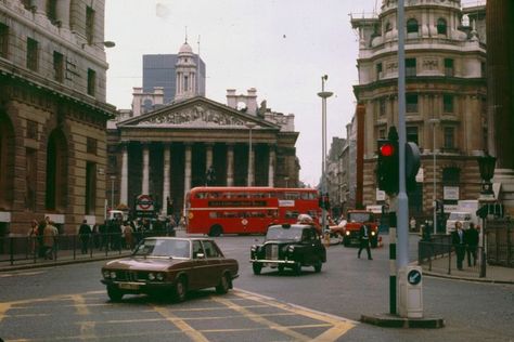 London October, England Aesthetic, London Vibes, London Dreams, Bank Of England, London Baby, London Aesthetic, London Summer, London Town