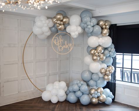 Winter Wonderland Baby Shower - The Glamorous Gal | Everything Fashion Baby Its Cold Outside Balloon Arch, Baby Is Cold Outside Baby Shower Winter, Baby Shower Backdrop Ideas Boys, Little Snowflake Baby Shower Ideas, Winter Wonderland Baby Shower Ideas Boy, Winter Wonderland Balloon Arch, Winter Baby Shower Backdrop, Winter Wonderland Balloon Garland, Snowflake Baby Shower Ideas