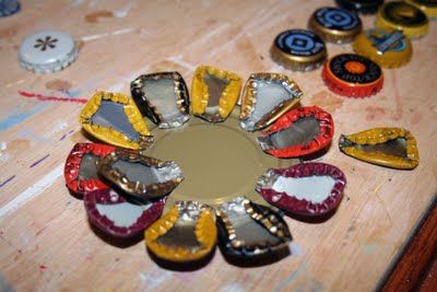 Beer Bottle Cap Crafts, Recycle Bottle Caps, Beer Cap Art, Bottle Top Crafts, Bottle Cap Projects, Beer Bottle Caps, Bottle Cap Art, Beer Bottle Cap, Bottle Cap Crafts