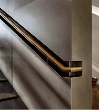 Metal Stair Railing, Steel Edging, Staircase Railing Design, House Staircase, Hand Rail, Stair Railing Design, Metal Stairs, Stairway Design, Stair Handrail