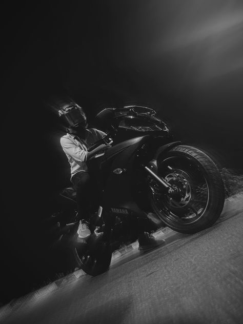 Bike Wallpaper, Night Bike Ride, Mt Bike, Insta Dp, Car Poses, Bike Aesthetic, Galaxies Wallpaper, Biker Aesthetic, Supernatural Dean Winchester