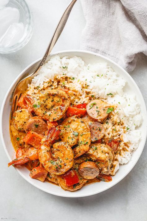 Cajun Shrimp and Sausage in Creamy Pepper Sauce - #cajun #shrimp #sausage #recipe #eatwell101 - Incredibly easy but packed with such amazing cajun flavor! - #recipe by #eatwell101 Sausage And Shrimp Recipes, Creamy Pepper Sauce, Sausage Skillet Recipe, Cajun Shrimp And Sausage, Shrimp And Sausage Pasta, Andouille Sausage Recipes, Creamy Cajun Shrimp, Shrimp And Sausage, Sausage Dinner