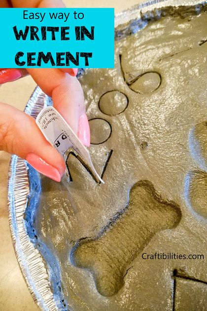 Stepping Stone - HOW TO WRITE IN CEMENT - DIY Garden memorial Dog Stepping Stone Pet Memorials, Dog Tombstone Diy, Diy Dog Grave Marker, Diy Pet Headstone, Pet Tombstone Ideas Diy, Dog Headstone Diy, Pet Grave Ideas Memorial Gardens, Pet Headstones Diy, Pet Grave Ideas