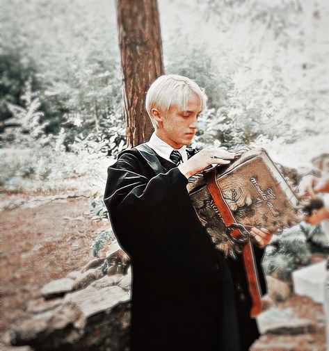 Drako Malfoy, Draco Malfoy Hot, Draco Malfoy Imagines, Draco Lucius Malfoy, Film Harry Potter, Malfoy Aesthetic, Harry Potter Draco, Draco Malfoy Aesthetic, Buku Harry Potter