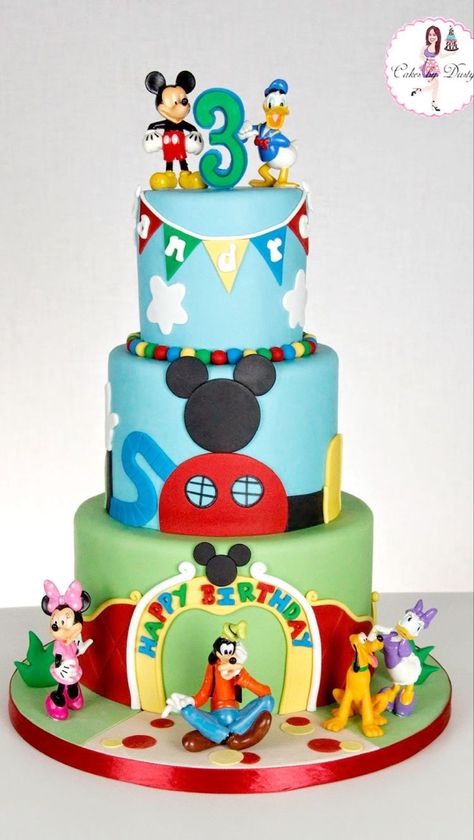 Cupcakes Minnie Mouse, Mickey Birthday Cakes, Mickey Mouse Clubhouse Cake, Disney Baking, Mickey Mouse Club House, Mickey And Minnie Cake, Mouse Birthday Cake, Mickey Mouse Birthday Cake, Mickey Mouse Themed Birthday Party