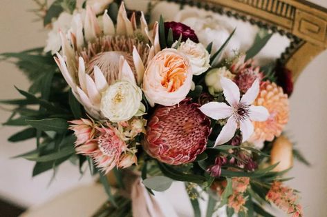 Shindig Chic | Green Wedding Shoes Avocado Farm, Orange Wedding Flowers, Peach Palette, Palm Springs Wedding, Chic Flowers, Artistic Wedding, Balloon Backdrop, Green Wedding Shoes, Wedding In The Woods