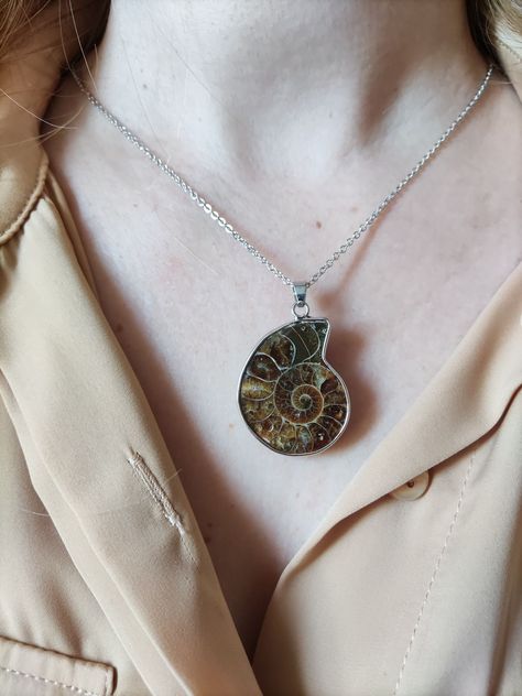 Ammonite Fossil Necklaces Intricate Fossil Detail Natural Stone Snail Shape Pendant Ocean Conch Shell Pendant Spiral Necklace Energy Jewelry Energy Jewelry, Spiral Necklace, Ammonite Fossil, Conch Shell, Shell Pendant, Conch, Natural Stone, Fossil, Natural Stones