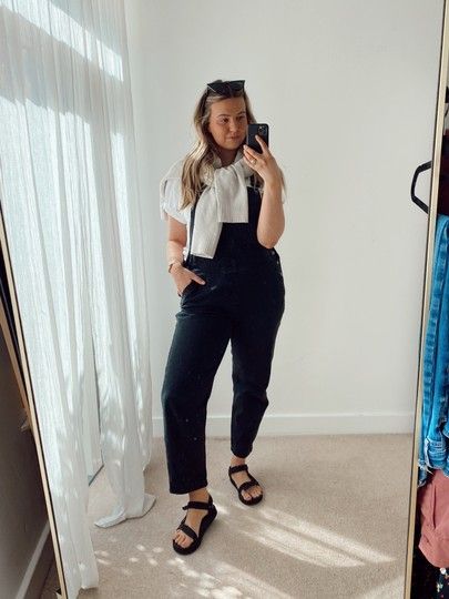 Black Teva Outfit, Black Tevas Outfit, Black Teva Sandals Outfit, Teva Sandals Outfit Casual, How To Style Teva Sandals, Teva Outfits, Tevas Outfit, Teva Outfit, Teva Sandals Outfit