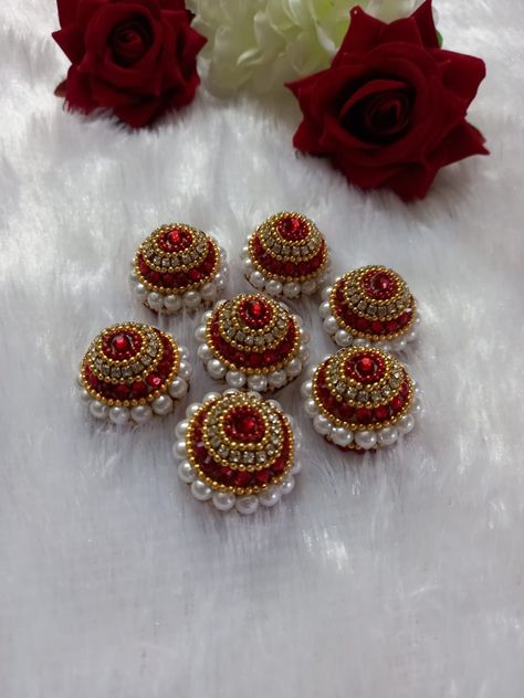 Used in Indian weddings. Can also be used for aukshan. Akshada Packing Ideas, Wedding Items Decoration Indian, Saptpadi Supari Decoration, Saptapadi Supari Decoration Ideas, Rukhvat Wedding Ideas, Rukvant Ideas, Kobbari Chippa Decoration, Rukhwant Ideas Indian Weddings, Rukvat Decoration Ideas Wedding