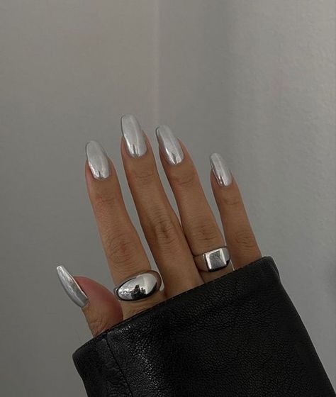 #nails #nailart #acrylic #acrylicnaildesigns #sliver #aesthetic #longnails Silver Chrome Nails Aesthetic, Silver Nails With Chrome, Silver Nails Metallic, Metal Nails Aesthetic, Silver Nail Aesthetic, Acrylic Silver Nails, Aesthetic Nails Chrome, Nails Inspo Aesthetic 2023, Silver Chrome Jewelry