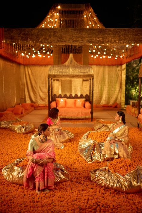 This design house is reimaging Indian weddings through a nostalgic lens | Architectural Digest India Hindu Temple Wedding, Wedding Settings, Modern Indian Wedding, Courtyard Wedding, Indian Marriage, Rani Pink, Indian Wedding Reception, Wedding Indian, Big Fat Indian Wedding