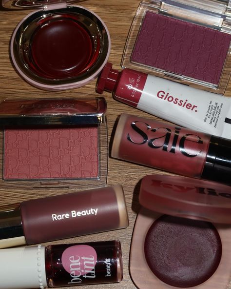 Wine toned blush season 🍷 #blush #creamblush #saiebeauty #saiebeautydewblush #benetint #rarebeauty #rarebeautyblush #kylieblush #kylieblushbalm #dior #diormakeup #diorblush #diorbeauty Soft Girl Makeup, Dior Blush, Red Eye Makeup, Pinterest Makeup, Makeup Aesthetic, Dior Makeup, Dior Beauty, Cream Blush, Makeup Goals