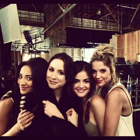 Pretty Little Liars Spencer, Pretty Little Liars Aria, Pll Cast, Меган Фокс, Hanna Marin, Spencer Hastings, Casting Pics, Abc Family, Meredith Grey