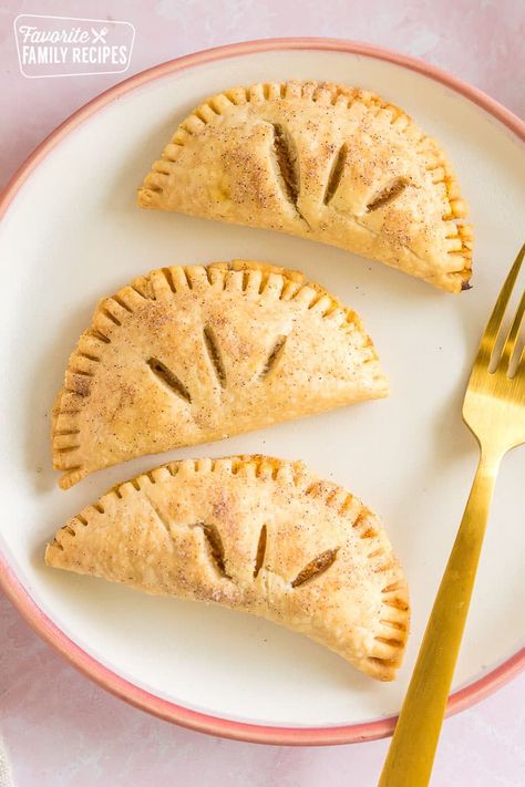 You don't have to ride the Hogwarts Express or visit Honeydukes to enjoy Pumpkin Pasties. You can make them in your own magical kitchen! #pumpkinpasties #harrypotterfood #pumpkin #harrypotter #pumpkinpastry Pumpkin Pasties Harry Potter, Pumpkin Pasty, Magical Kitchen, Pumpkin Pasties, The Hogwarts Express, Harry Potter Food, Sweet Pumpkin, Hogwarts Express, Delicious Pumpkin