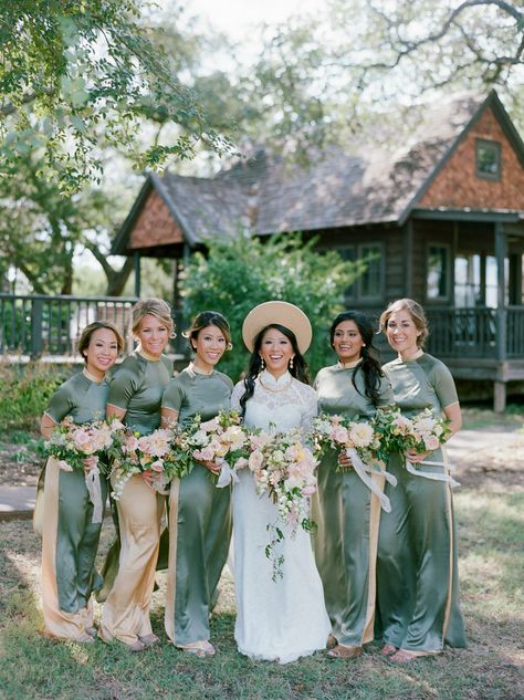 Sage green Vietnamese bridesmaids' dresses from a multicultural wedding  #multiculturalweddings #weddinghats #weddingflowers Dam Hoi Food, Ao Dai Wedding Bridesmaid, Asian Wedding Bridesmaid Dresses, Dam Hoi Ao Dai, Bridesmaid Ao Dai Tea Ceremony, Vietnamese Wedding Hairstyles, Traditional Vietnamese Wedding Dress, Vietnamese Bridesmaid Dresses, Vietnamese Tea Ceremony Dress