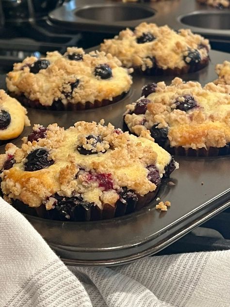 Blueberry Yoghurt Muffins, Blueberry Muffins Made With Yogurt, Blueberry Muffins With Crumble Topping Recipe, Blueberry Muffins With Yogurt Recipe, Jumbo Blueberry Muffins Crumble Topping, Muffins Made With Yogurt, Blueberry Muffins Yogurt, Blueberry Muffins With Yogurt, Blueberry Muffins With Greek Yogurt