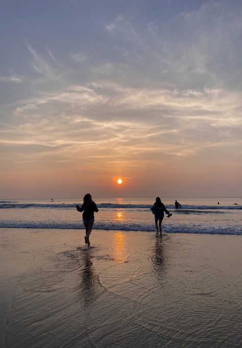 Surfing In Cornwall, Cornwall Aesthetic, Cornish Summer, Cornwall Surfing, Playlist Wallpaper, Cornwall Summer, Backpack Trip, Sea Inspiration, England Summer