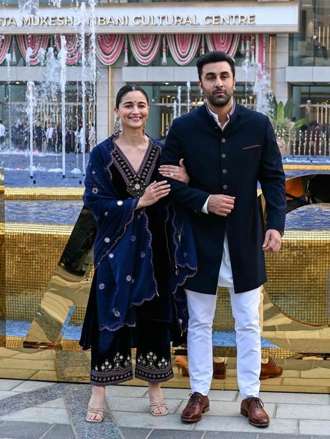 Couple Saree And Kurta, Couple Twinning Outfits Indian, Velvet Suit Designs Pakistani, Mirror Work Suit, Velvet Pakistani Dress, Velvet Suit Design, Suit With Dupatta, Ethnic Dresses, Sequence Embroidery