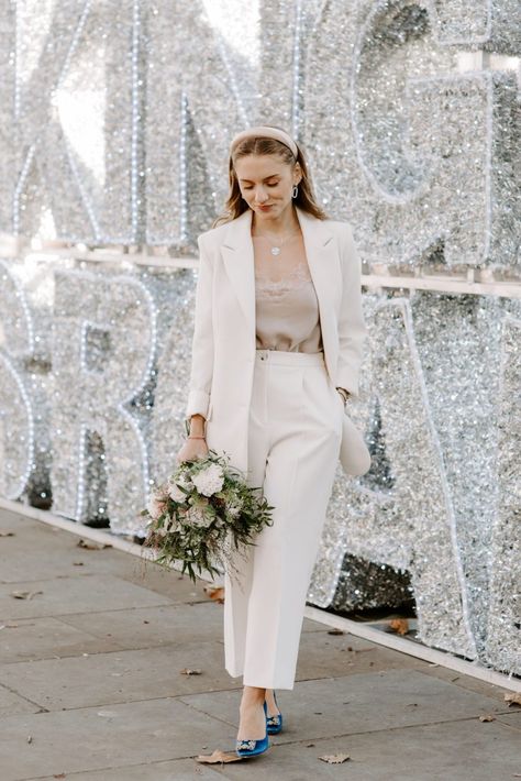 Wedding Suit For Women Brides, Bride In Suit Wedding, Winter Wedding Looks Brides, Winter Wedding Dress For Courthouse, Bridal Suits For Women Weddings, Engagement Party Winter Outfit, Casual City Hall Wedding Outfit, Bridal Suit Dress, Modern Wedding Outfit Brides