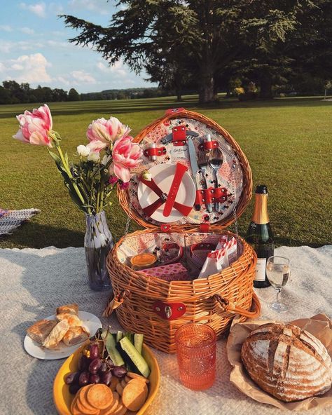 Cath Kidston on Instagram: ��“@hayleyinthepalace certainly knows how to picnic, with our beautiful Heart hamper. Share your summer memories using #CathCollective.” Cath Kidston Aesthetic, Heart Picnic Basket, Travel Trinkets, Kawaii Desserts, Picnic Hamper, Kawaii Dessert, Blenheim Palace, Summer Memories, Cath Kidston