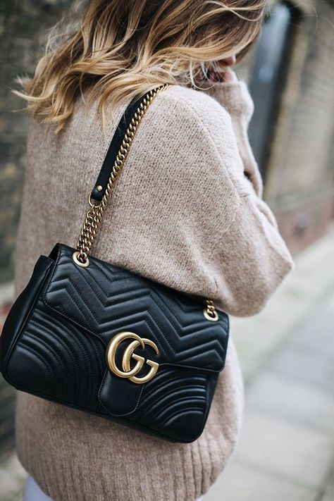 Black Gucci Bag, Tas Louis Vuitton, Tas Gucci, Gucci Marmont Bag, Tas Bahu, Street Style Bags, Best Designer Bags, Gucci Handbag, Tas Fashion