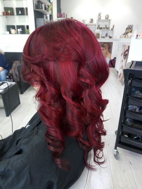 Scarlet Siren: Seductive Hairstyle Ideas for Red-Haired Vixens Crimson Hair Color, Black Hair Red Tips, Red Hair With Pink Highlights, Crimson Red Hair, Black And Red Hair, Blood Red Hair, Red Hair Makeup, Crimson Hair, Skunk Hair