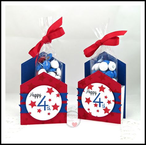 Stampingwithamore: 4th of July Treat Box 4th Of July Treats, Patriotic Treats, Rubber Stamping Cards, Treat Holders, Easter Blessings, Treat Holder, Treat Box, Holiday Paper, Crafts Paper