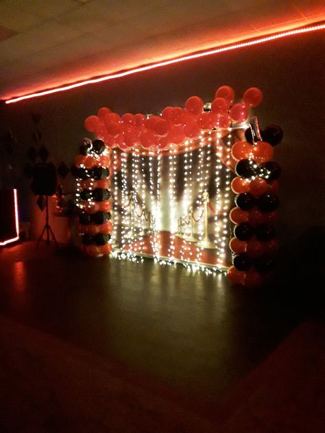 Red And Black Aesthetic Birthday, Sweet 16 Red And Black Theme, Red 16th Birthday Party, Sweet 16 Party Ideas Red, Black And Red Quinceanera Theme, Red And Black Decorations Party, Black And Red Decorations, Black And Red Decor Party Ideas, Black And Red Quince