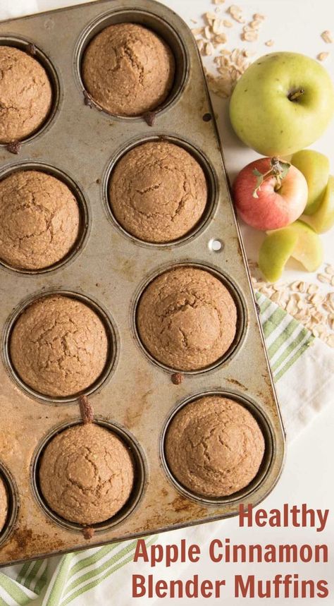 Healthy Apple Cinnamon Muffins that are made in the blender! Made with whole grain oats, apple sauce, maple syrup, and other wholesome ingredients. Baking Recipes Muffins, Healthy Apple Cinnamon Muffins, Apple Recipes Easy Healthy, Cinnamon Healthy, Toddler Muffins, Blender Muffins, Applesauce Muffins, Apple Recipes Easy, Apple Cinnamon Muffins