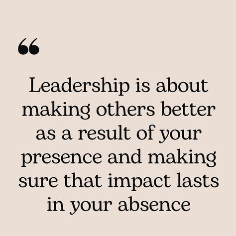 A true leader makes sure they are working on being the best version of themselves. The journey of leadership starts within. #Leadership #Mindset Being A Good Leader Quotes, Motivational Quotes For Leadership, Leader Vision Board, Strong Leadership Quotes, People Management Skills, Professional Development Quotes, How To Be A Good Leader, Coaching Quotes Inspirational, Team Leader Aesthetic