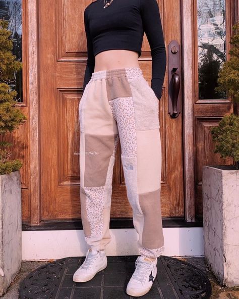 Sweatpants Diy, Reworked Sweatpants, Reworked Joggers, Patchwork Sweatpants, Nike Reworked, Reworked Clothes, Patchwork Clothes, Upcycle Sewing, Nike Sweatpants