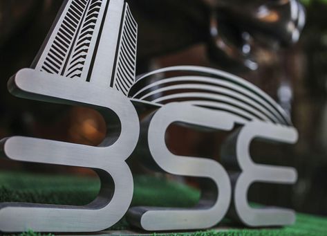 The Indian equity indices surged to fresh record highs on Tuesday morning with the NSE Nifty50 crossing the 13,000 mark for the first time ever.Nifty has touched a record high of 13,029.50 points, while the BSE Sensex hit an all-time high of 44,422.26.Healthy buying was witnessed in banking, finance and auto stocks. #Sensex #Nifty #NSE #BSE #ClosingBell #FII #DII #Moneymarine #BSE100 #Midcap #Banknifty #BSE100 #StockMarketIndex Trading Tips, Investment Companies, Tuesday Morning, Share Market, Stock Trading, Stock Market, The 100