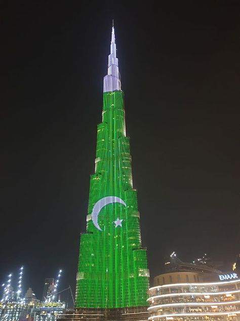 Burj Khalifa is also known as Burj Dubai. Before we start talking about this Burj and the celebrations of 14 August on Burj Khalifa. Let’s take a look at the History of Pakistan’s Independence Day which is celebrated on 14 August. A day before India celebrates its 74th year of independence, Pakistan Dubai National Day, Flag Pakistan, History Of Pakistan, Pakistan Flag, Independence Day Celebration, Burj Khalifa, Winter Sports, The History, Independence Day