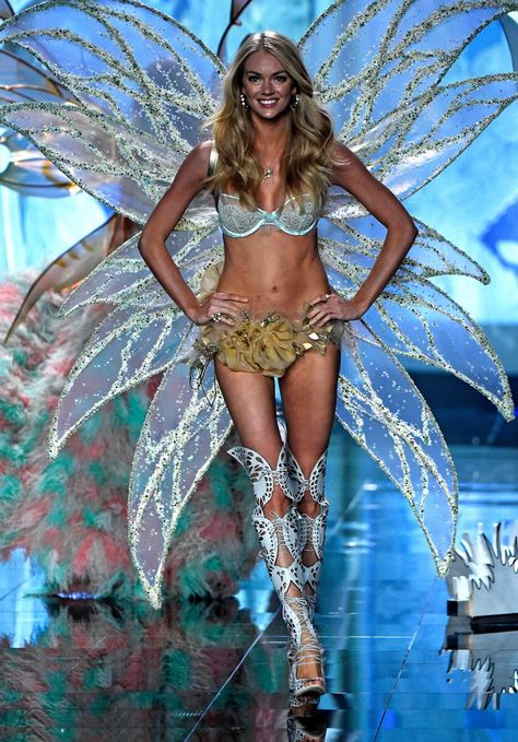 Pin for Later: See All the Victoria's Secret Fashion Show Sexiness! Victoria Secret 2014, Victoria Secret Wings, Lindsay Ellingson, Victoria Secret Runway, Victoria Secret Show, Victoria Secret Model, Wander Beauty, Victoria Secret Outfits, Vs Fashion Shows