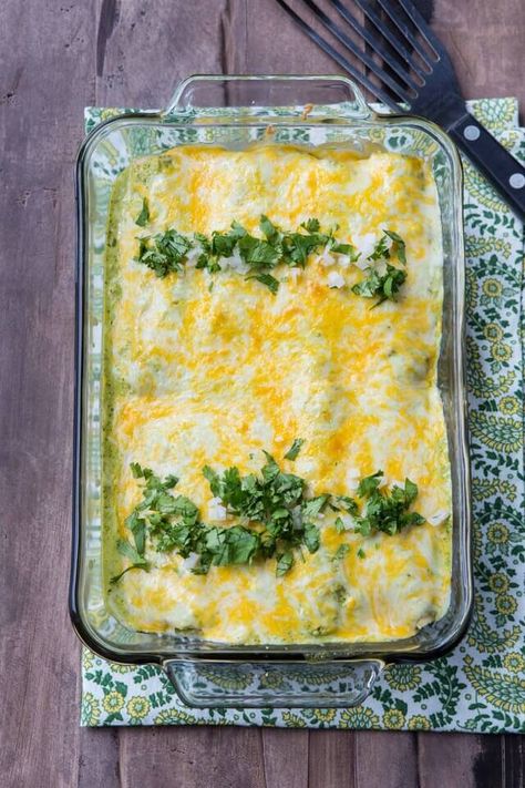 Enchiladas Suizas Suiza Enchiladas, Enchilada Meal Prep, Mexican Food Enchiladas, Enchilada Suiza, Food Enchiladas, Enchiladas Suizas Recipe, Spanish Recipe, Enchiladas Suizas, Veg Meals