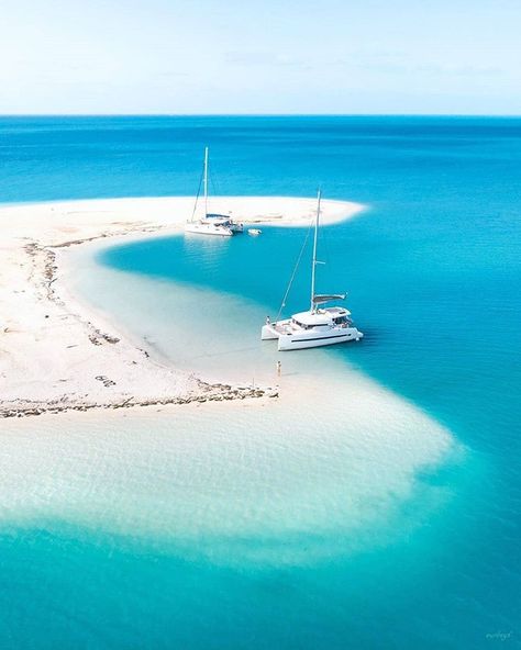 Spiagge da Sogno su Instagram: "Playa Sirena, Cayo Largo del Sur, #Cuba 🇨🇺 ☀️ 🏝️ ➖➖➖➖➖➖➖➖➖➖➖➖ 📸 @ourdays.de" Cayo Santa Maria, Cuba Beaches, Vacation In Italy, Easy Jet, Luxury Family, Beach Vacay, Fairy Queen, Sailboats, Luxury Vacation