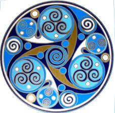 triskell bleu Celtic Tattoo Symbols, Celtic Images, Sacred Mandala, Irish Tattoos, Symbolic Art, Celtic Tattoo, Creative Circle, Glass Painting Designs, Lotus Art